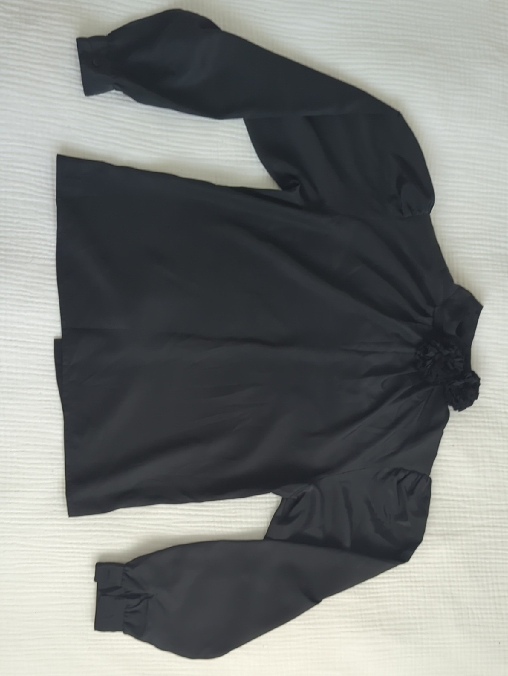 Oscar de la Renta "Expressions" Blouse with Ruffled Neck And Back Buttons